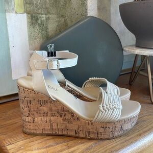 🦕 Me Too -Shay- cream vegan leather platform sandals with cork wedge